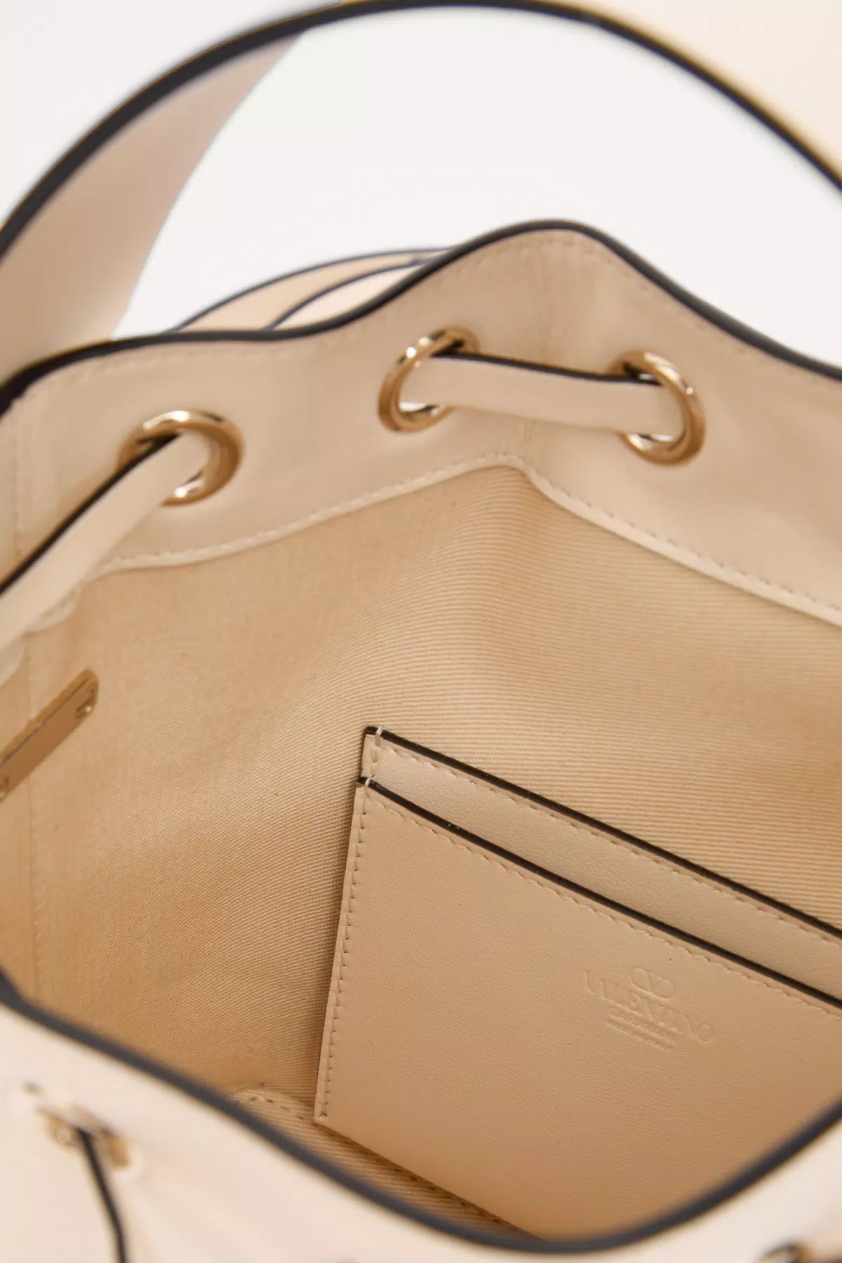 Vlogo walk bucket bag in calfskin