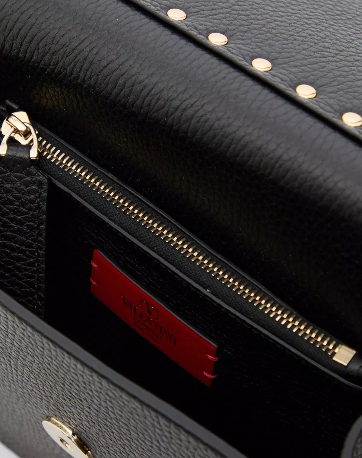 Rockstud small shoulder bag in grainy calfskin