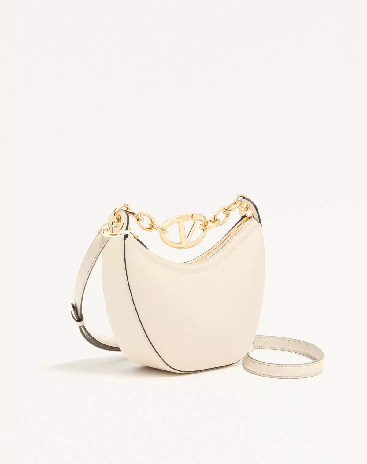 Mini hobo vlogo moon bag in grainy calfskin with chain
