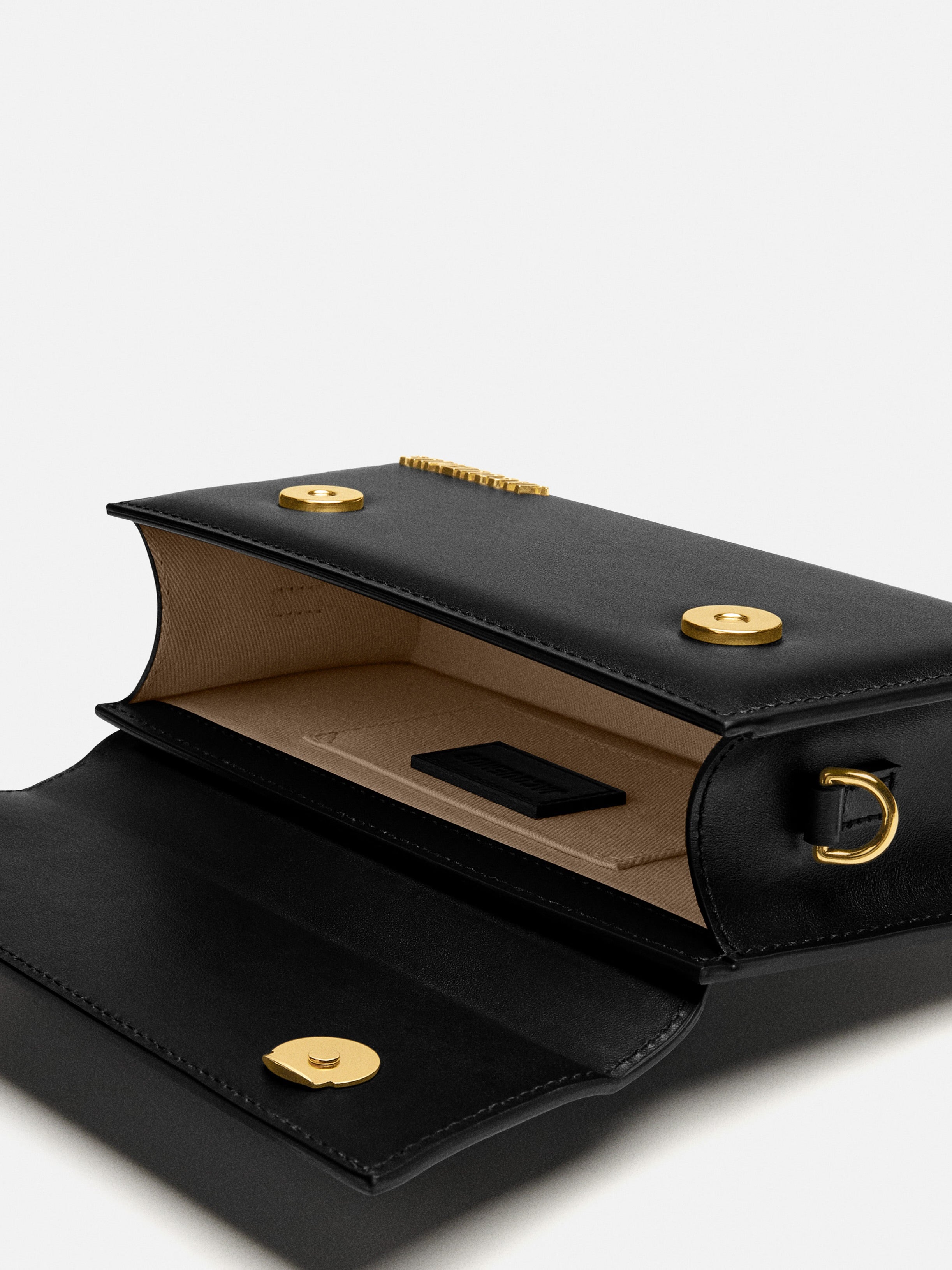 Jacquemus The Long Chiquito