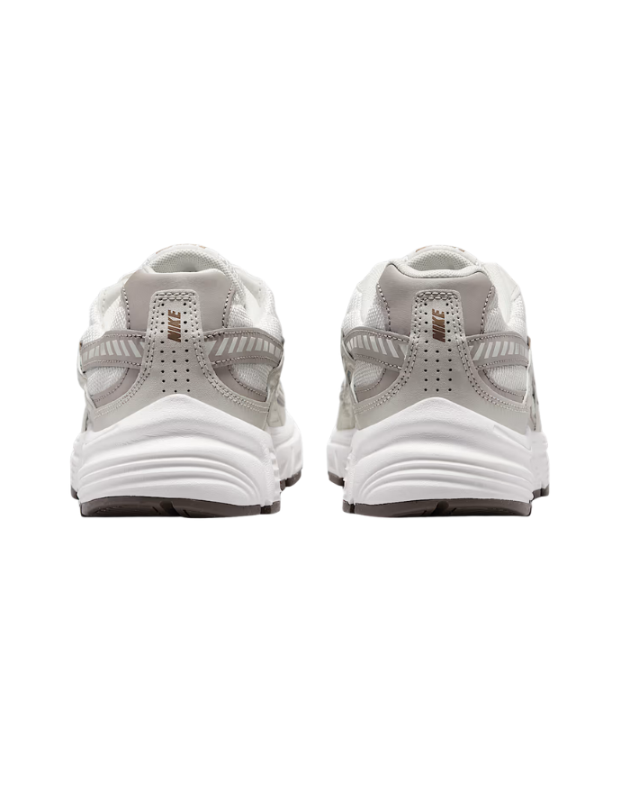 Nike Initiator