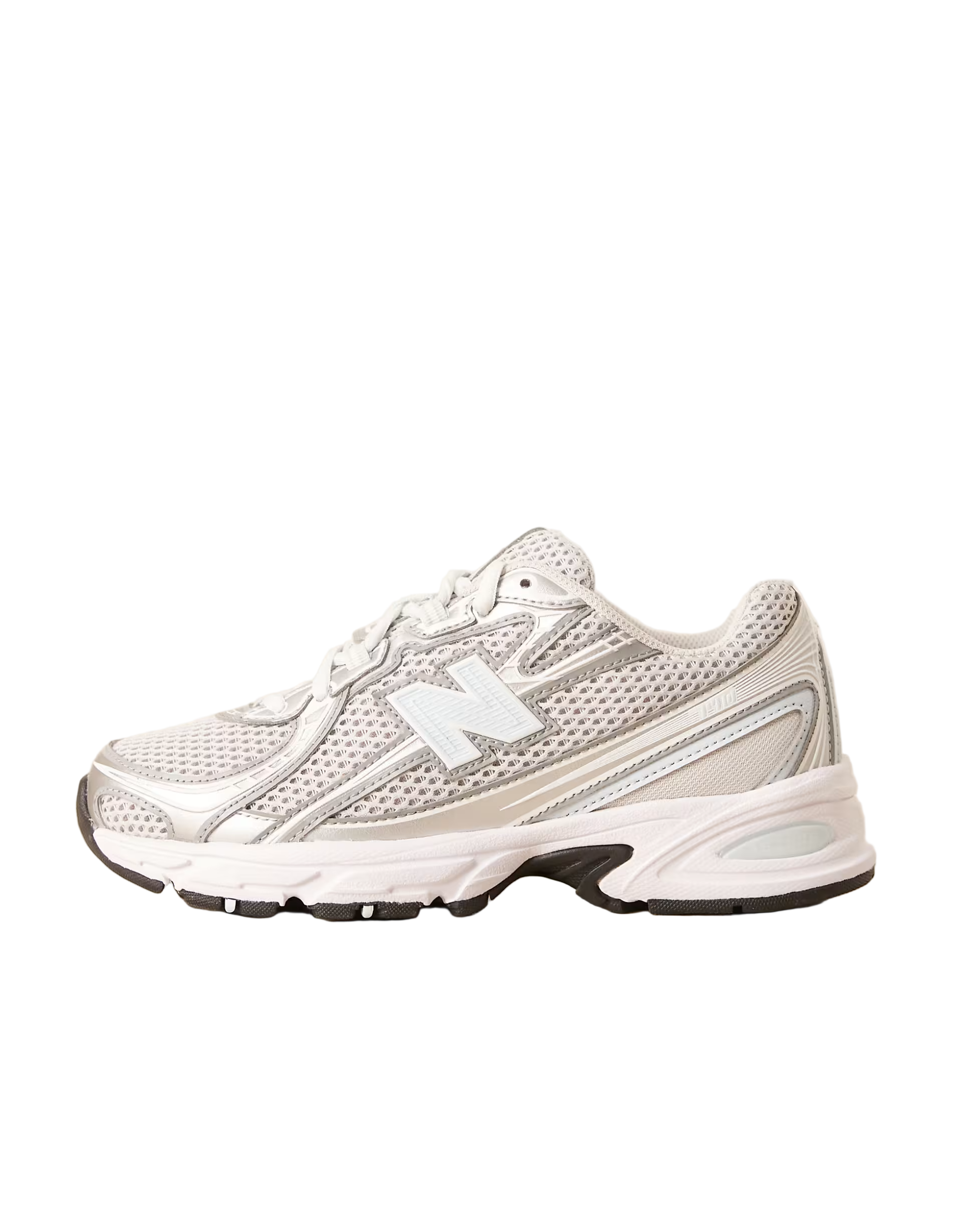 New Balance 740 sneakers in silver
