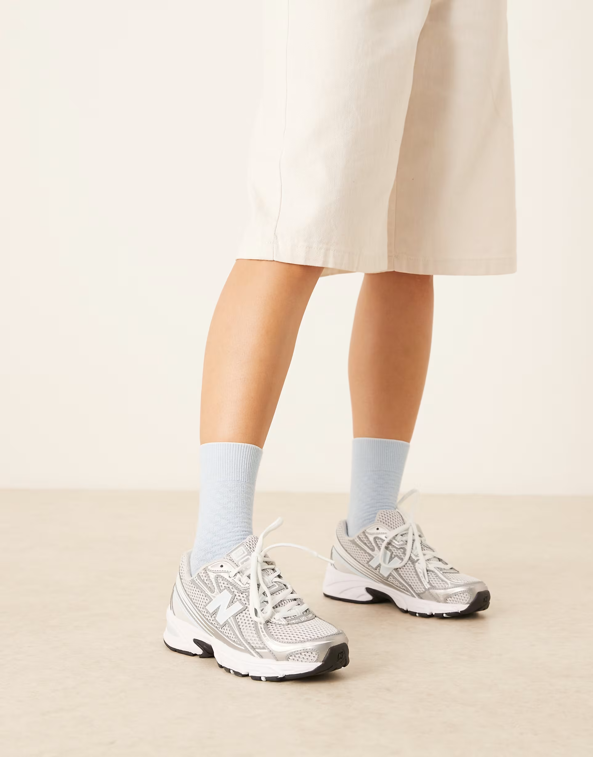 New Balance 740 sneakers in silver