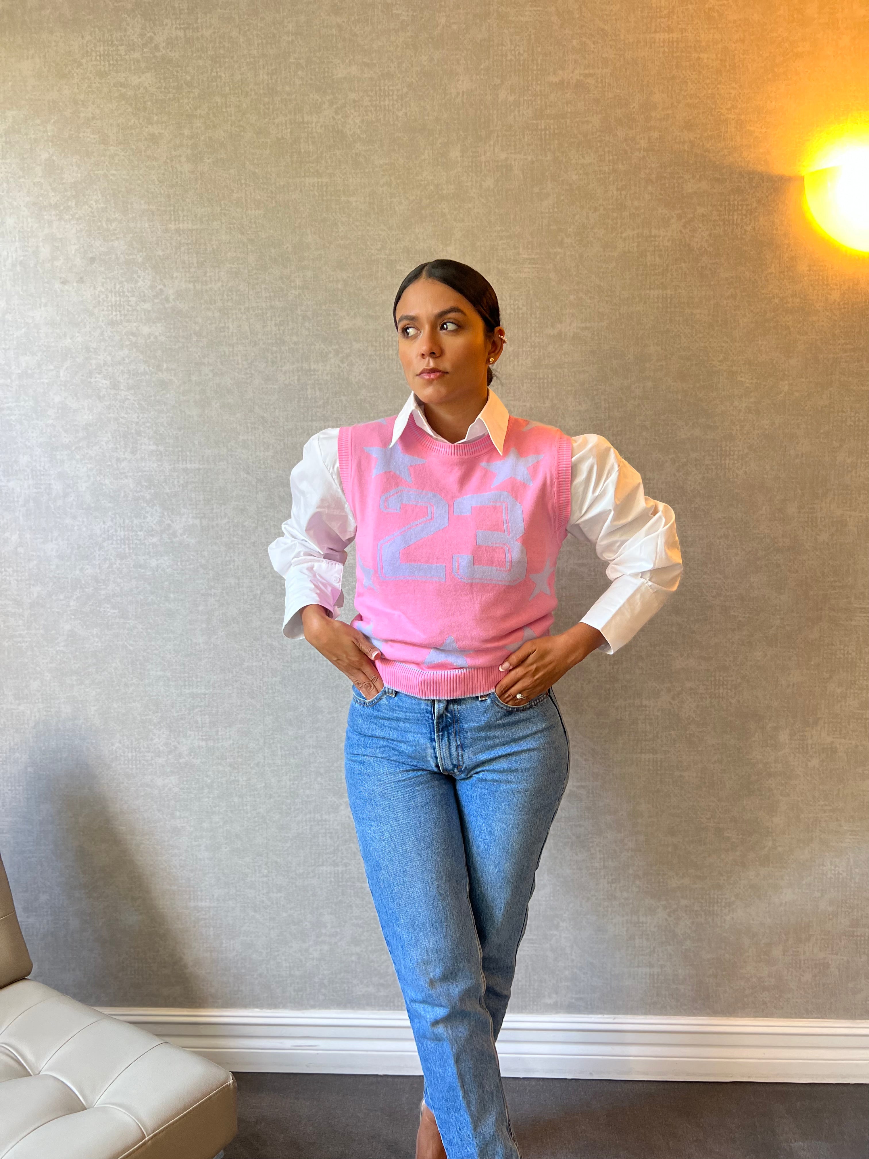 23 Graphic Pink with stars crop sweater vest