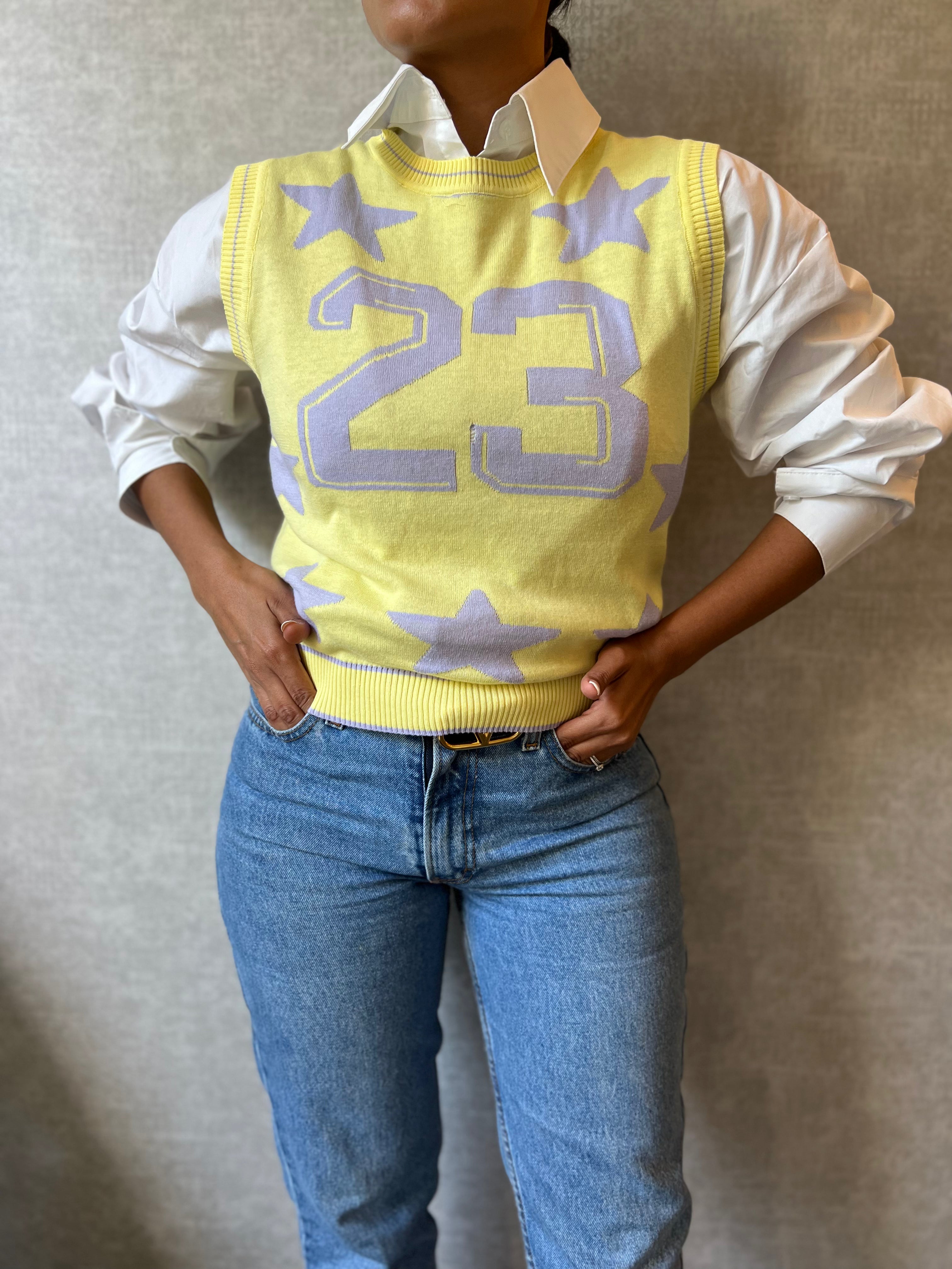 23 Graphic green with stars crop sweater vest