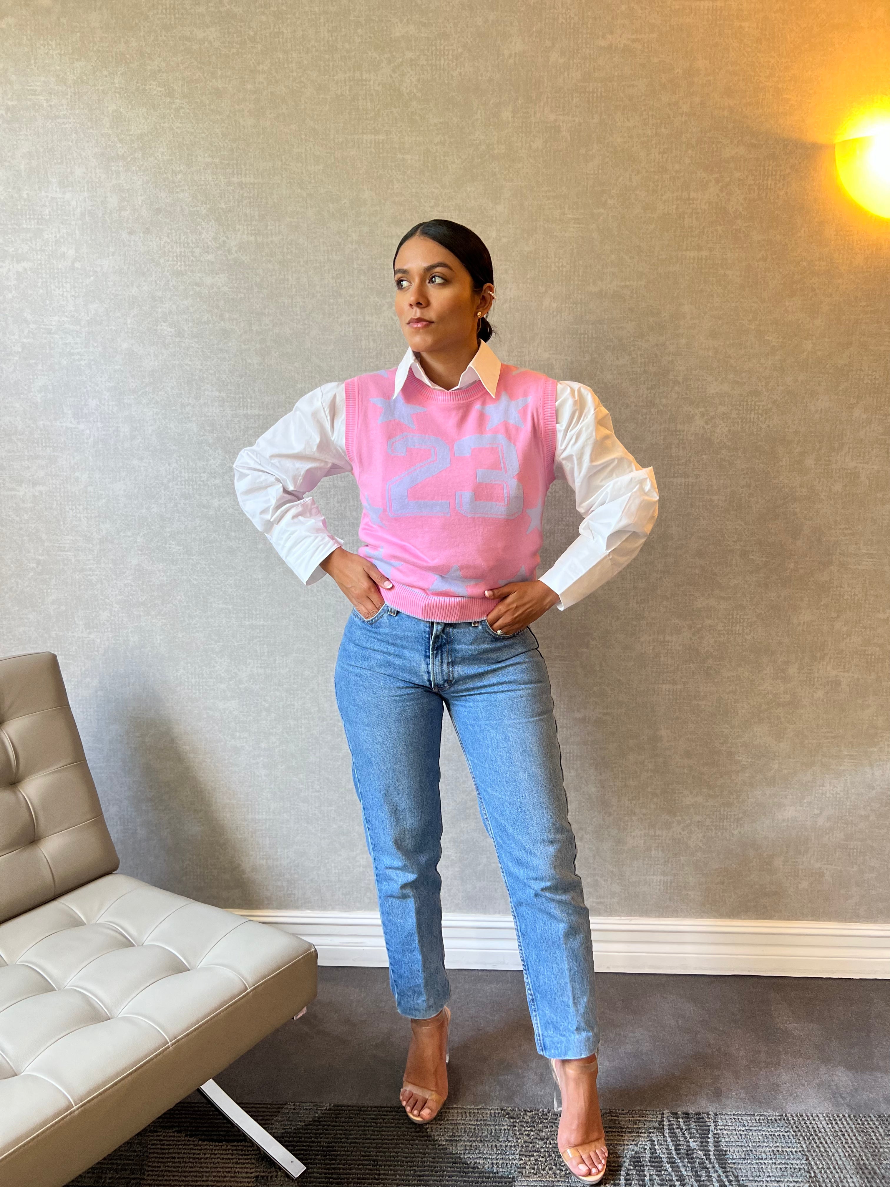 23 Graphic Pink with stars crop sweater vest