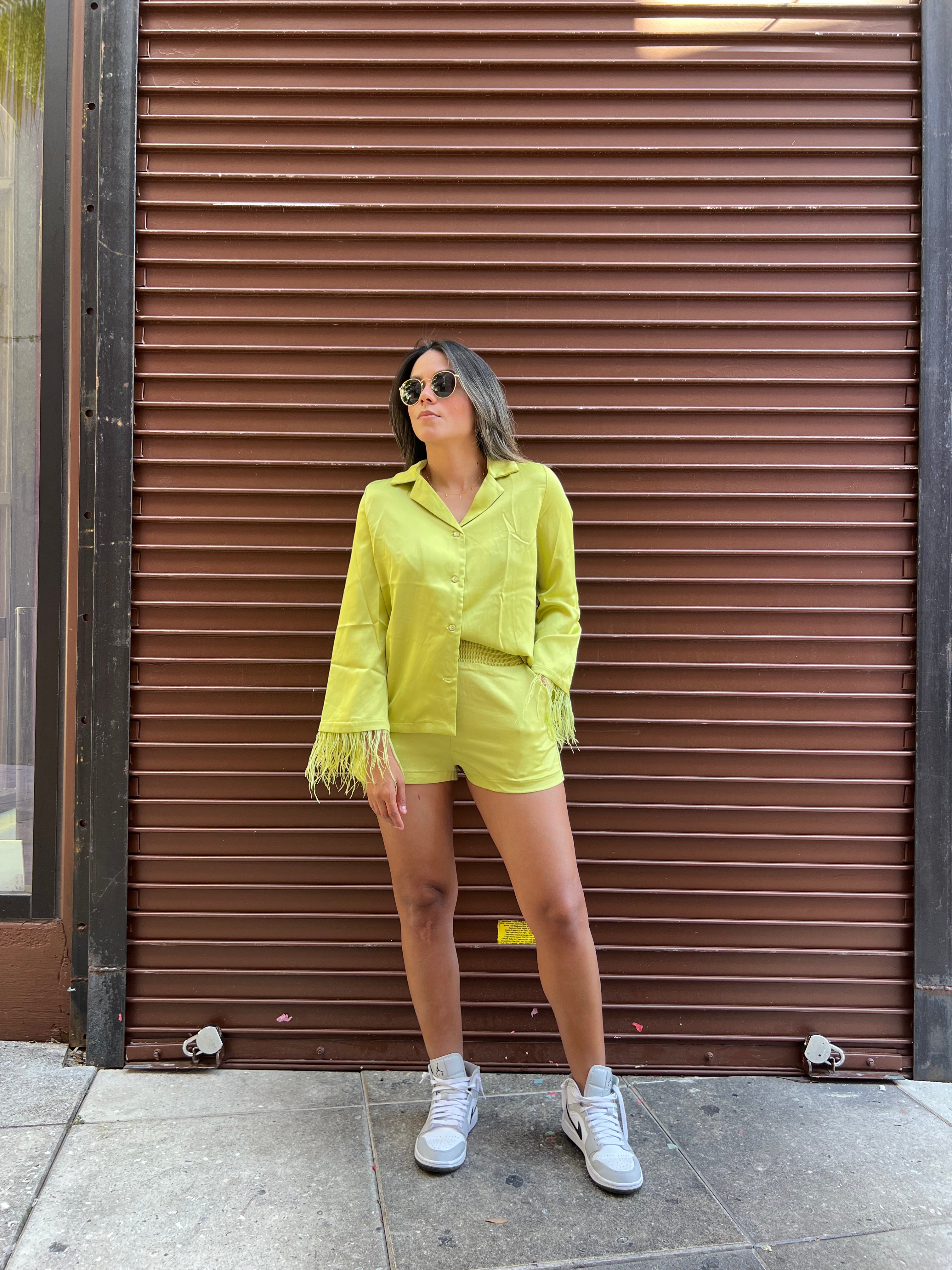 Set Satin with Feathers