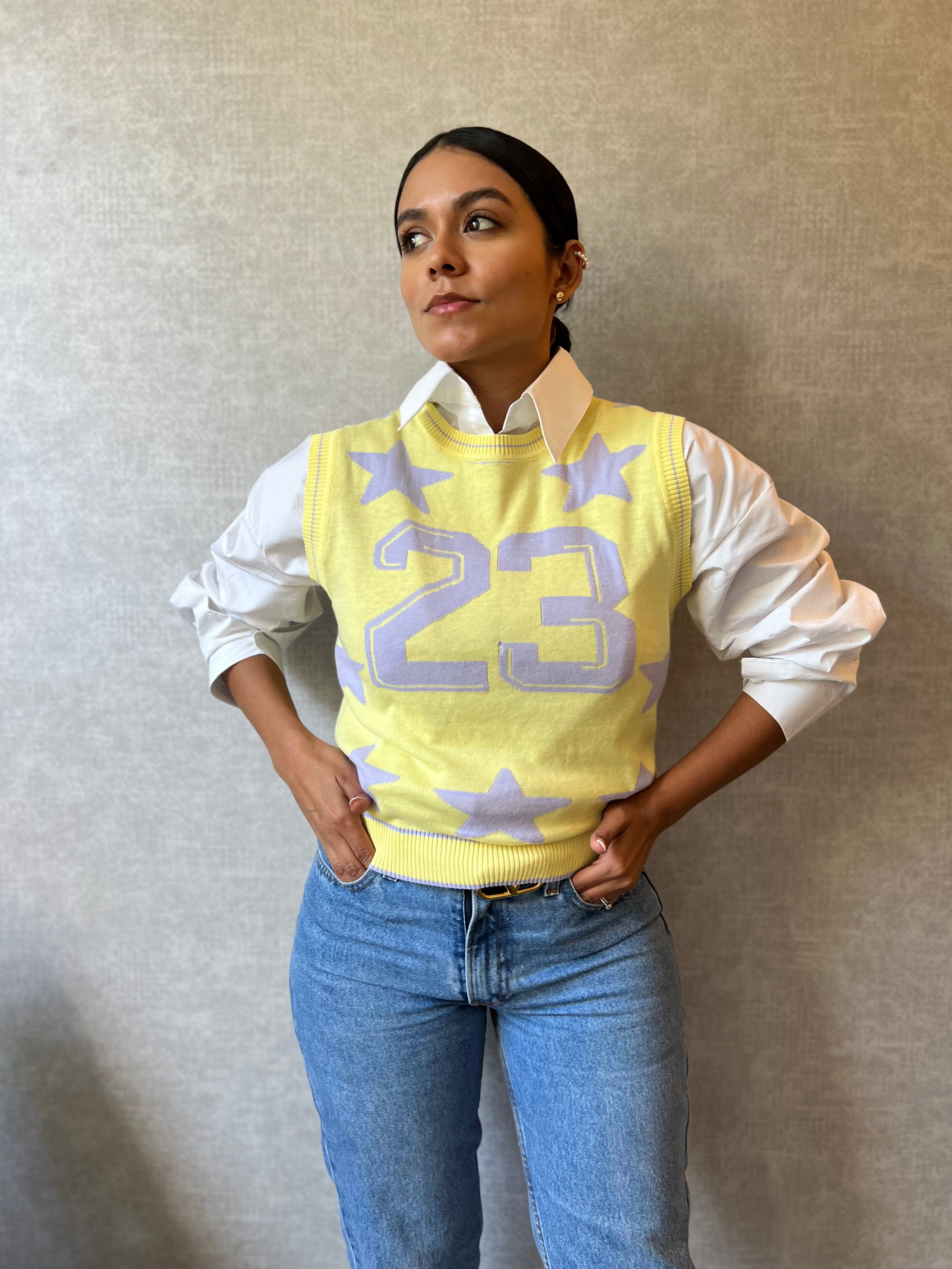 23 Graphic green with stars crop sweater vest