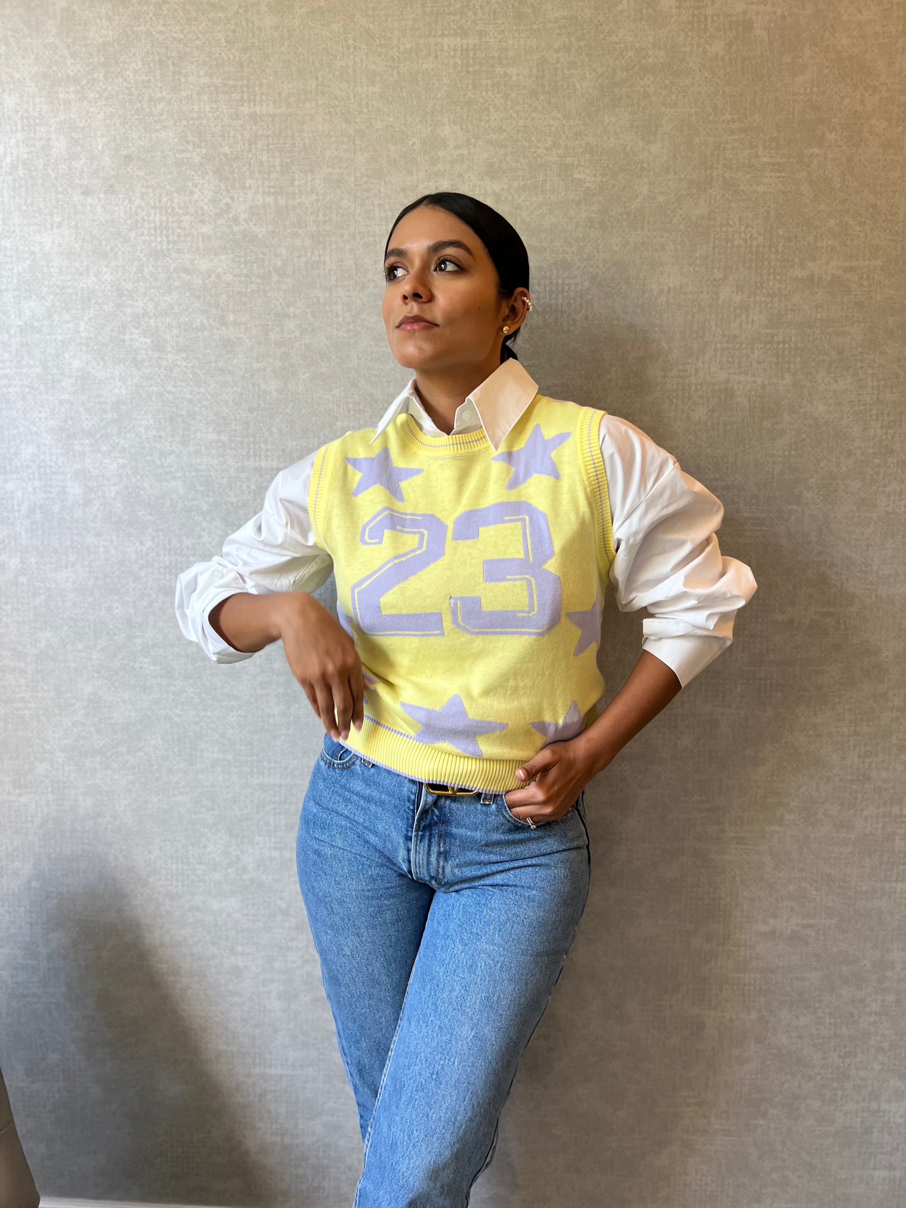 23 Graphic green with stars crop sweater vest