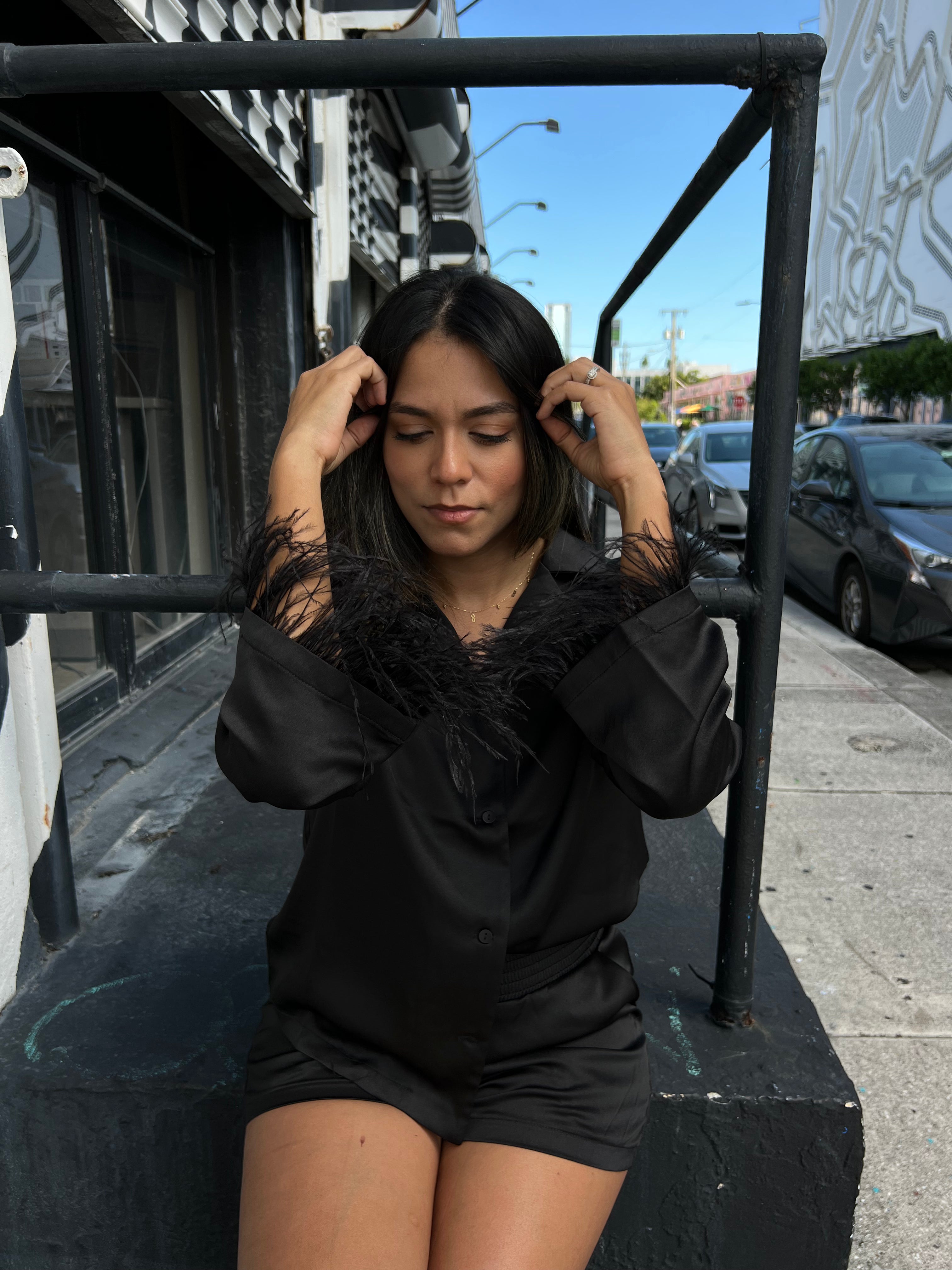 Set Satin with Feathers