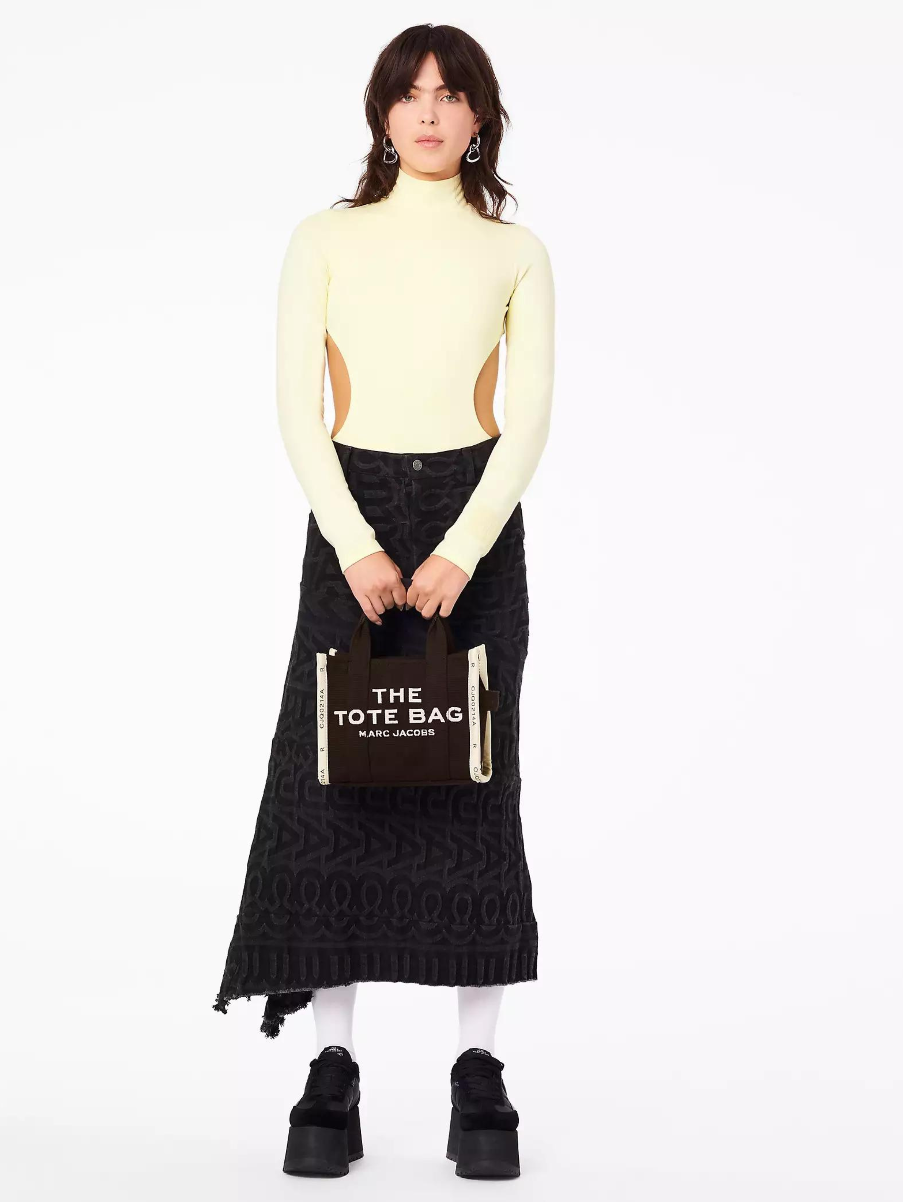 El bolso tote pequeño de jacquard