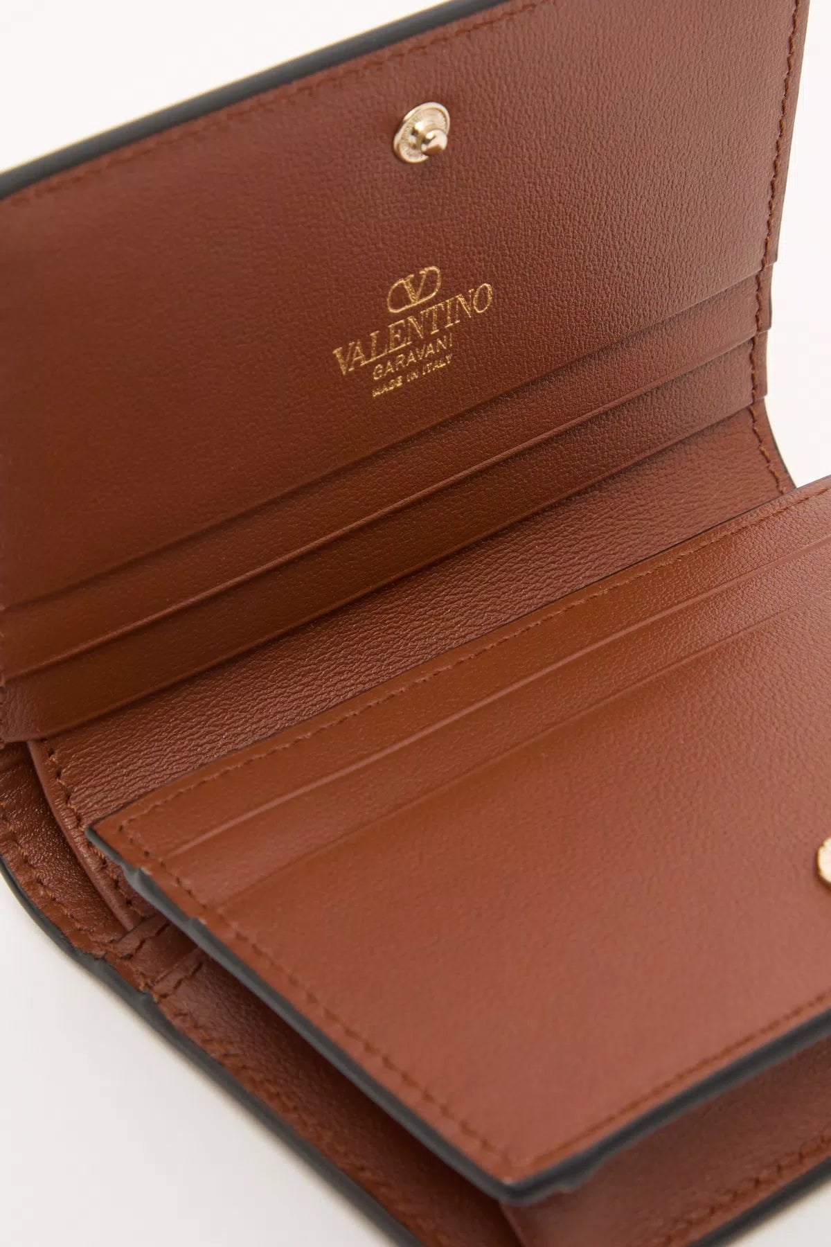 Small vlogo wallet in calfskin