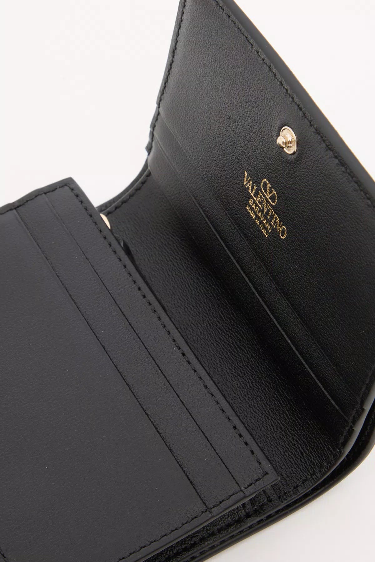 Small vlogo wallet in calfskin
