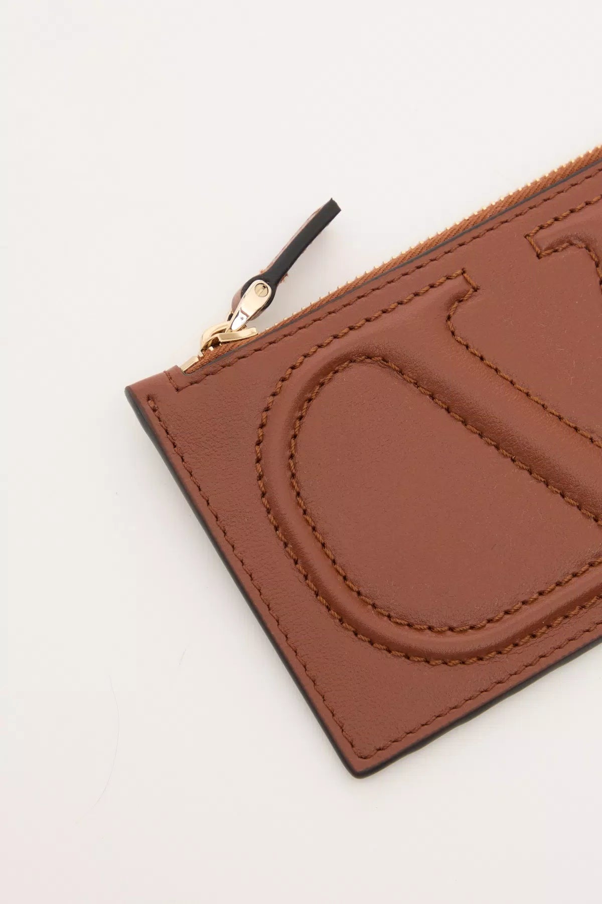 Vlogo walk zipper card holder in calfskin