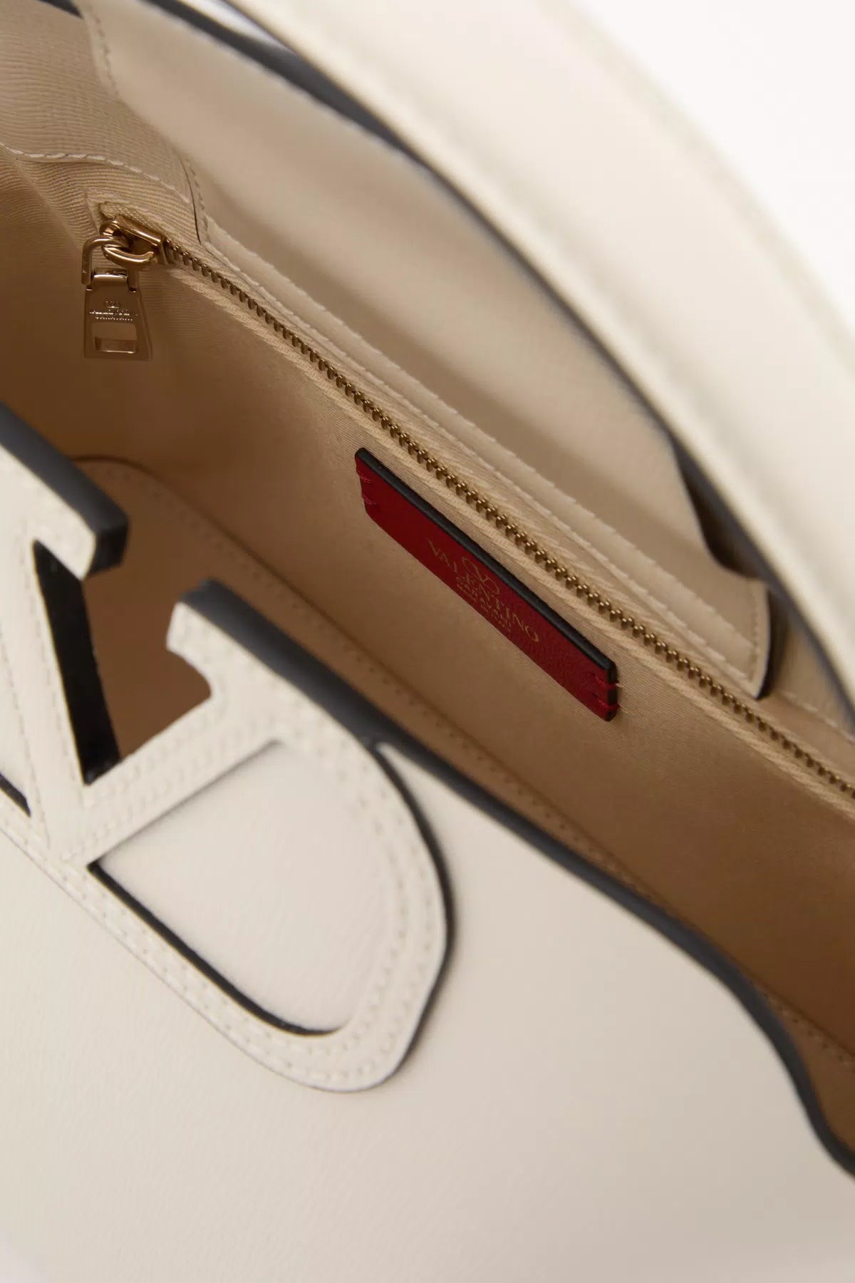 Fill me handbag in grainy calfskin