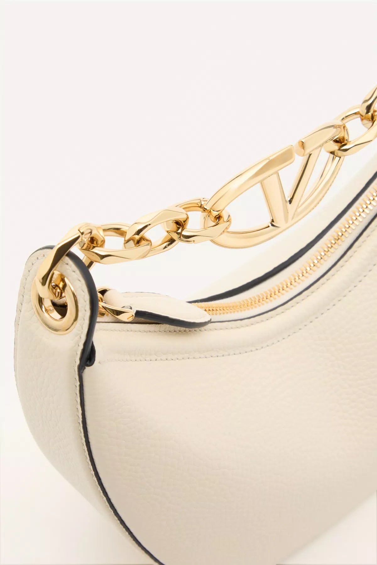 Mini hobo vlogo moon bag in grainy calfskin with chain