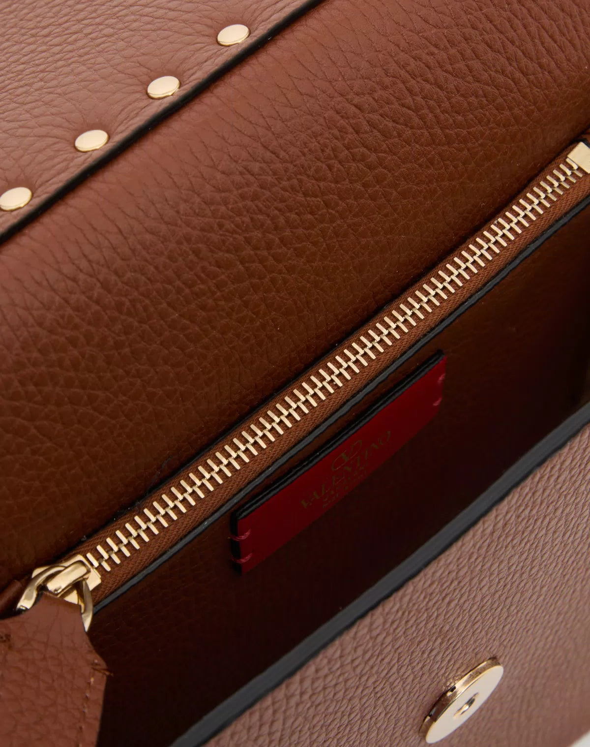 Rockstud small shoulder bag in grainy calfskin