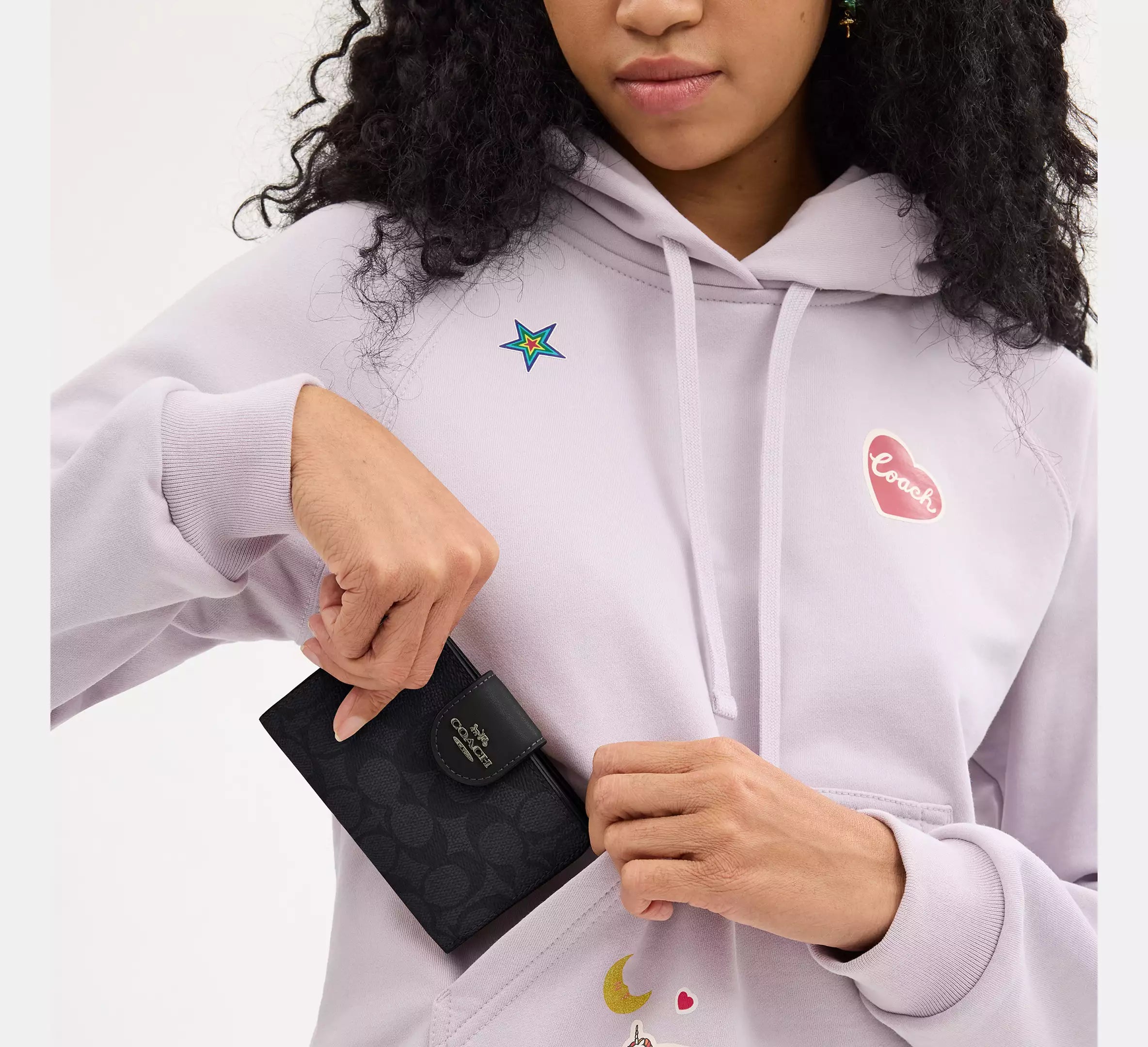 Medium Corner Zip Wallet In Signature Canvas Gunmetal/Charcoal/Black