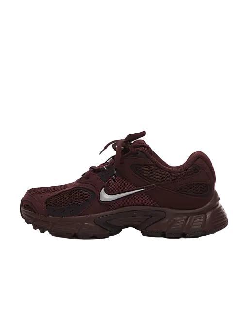 Nike V5 Rnr sneakers in burgundy