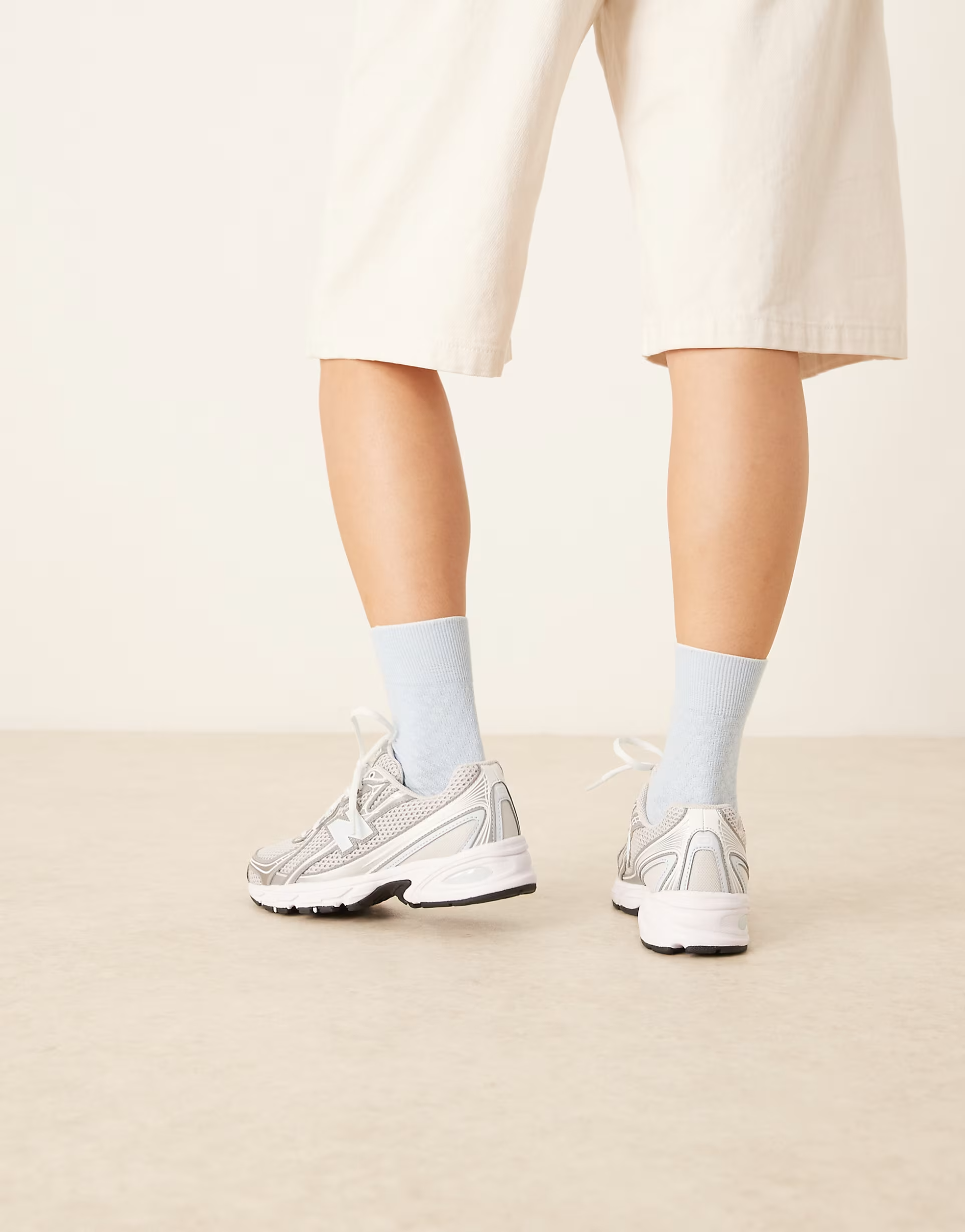 New Balance 740 sneakers in silver