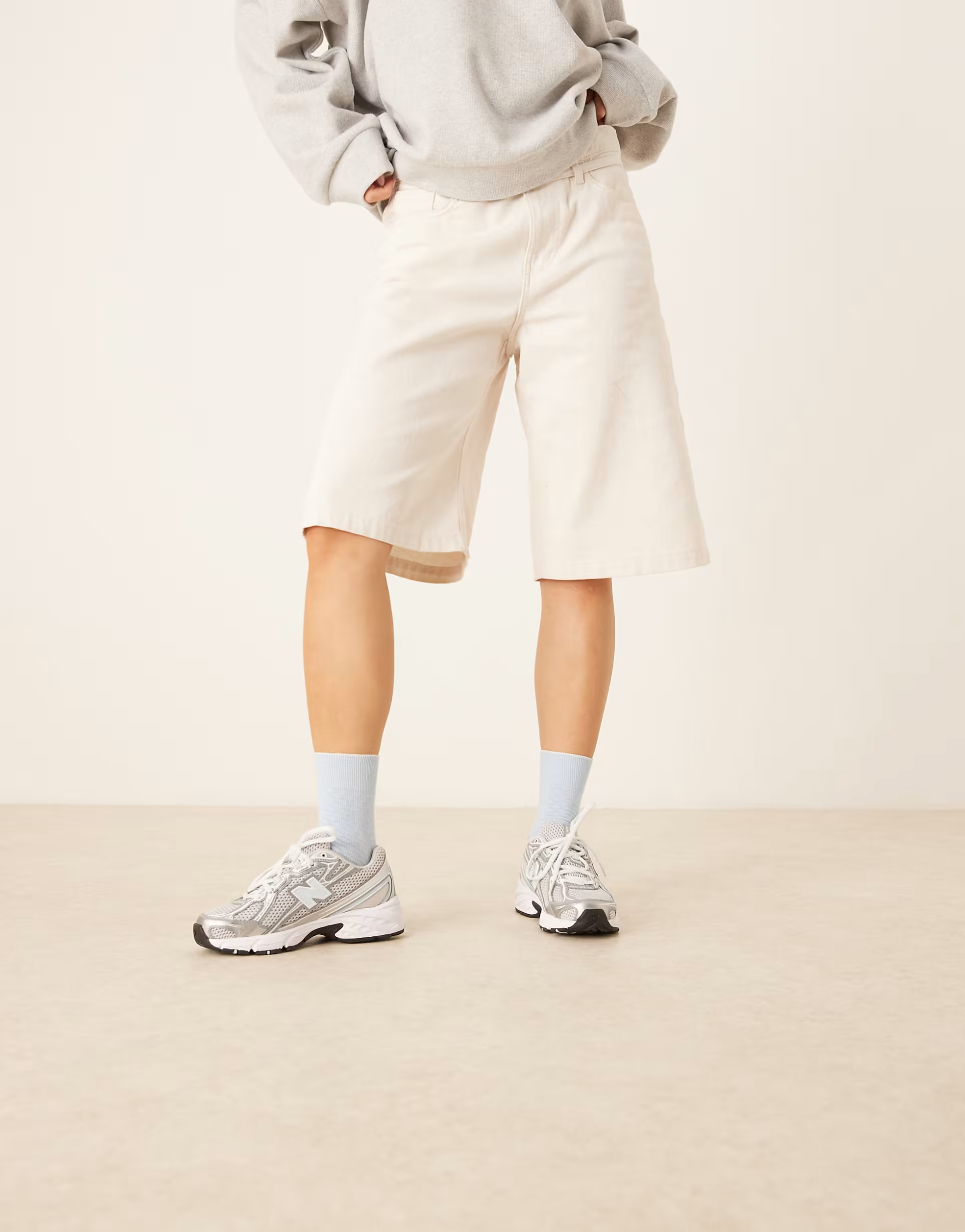 New Balance 740 sneakers in silver