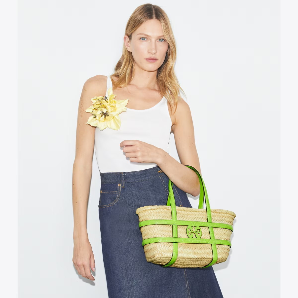 SMALL ELLA STRAW BASKET