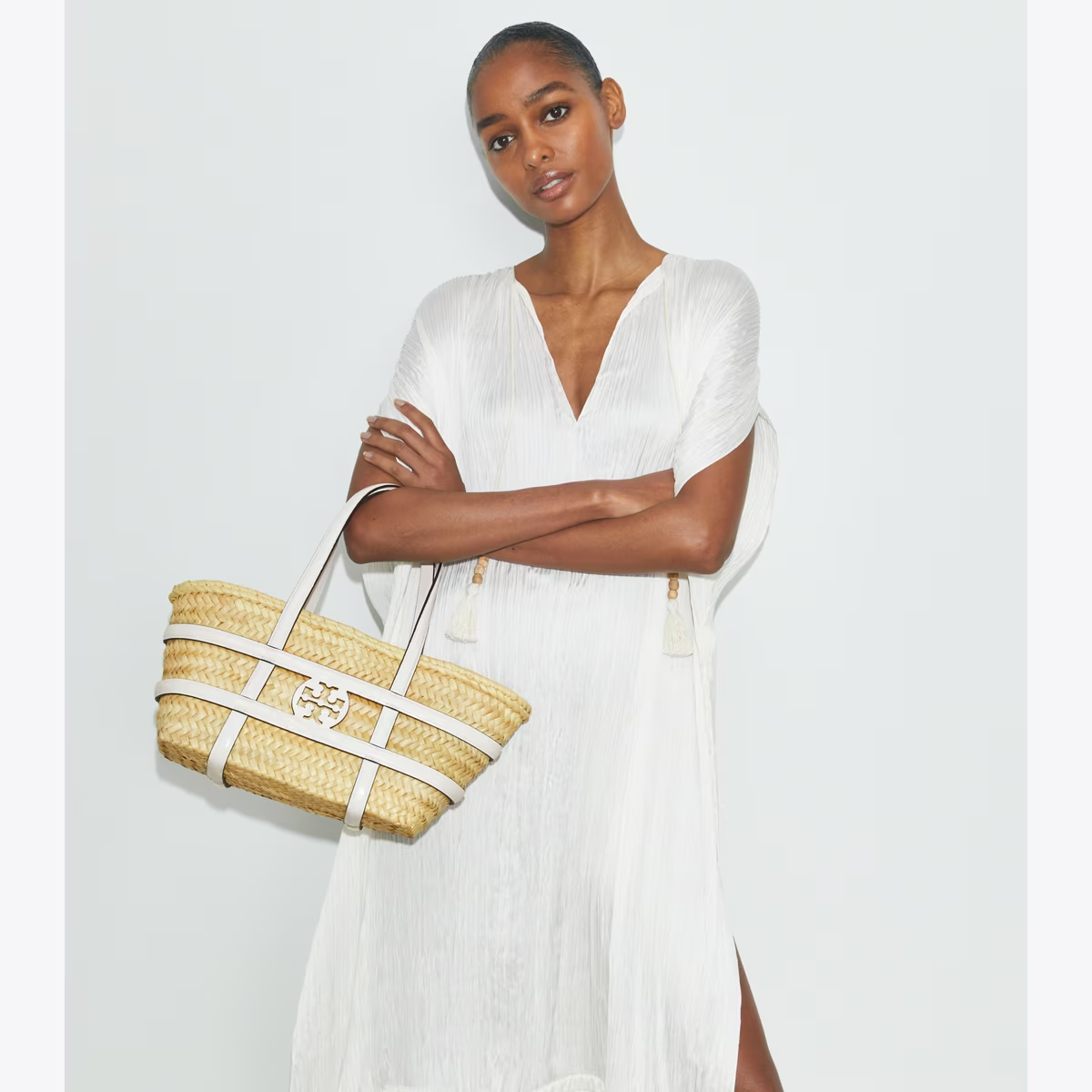 SMALL ELLA STRAW BASKET