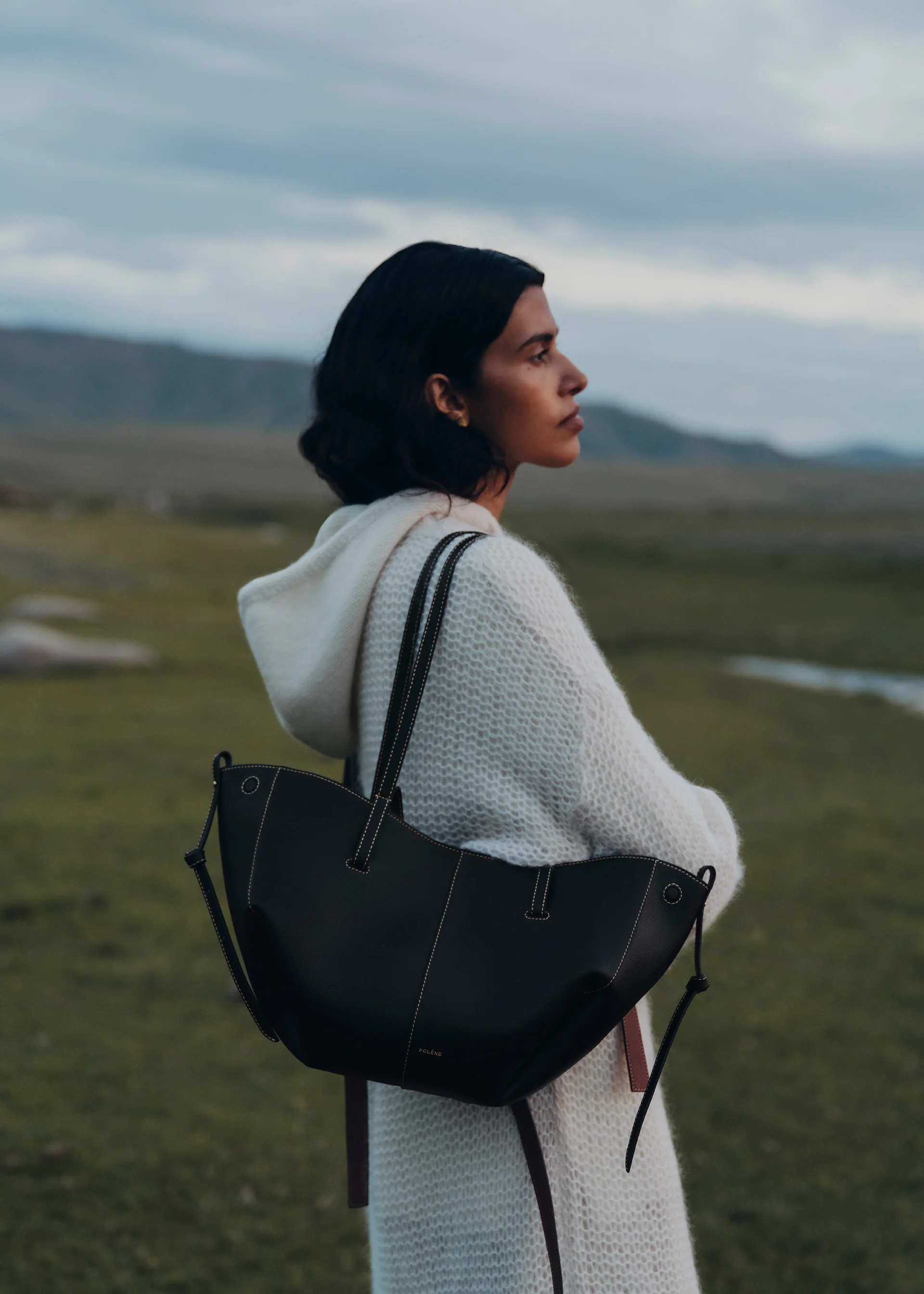 Cyme Mini Black with Ecru Stitching