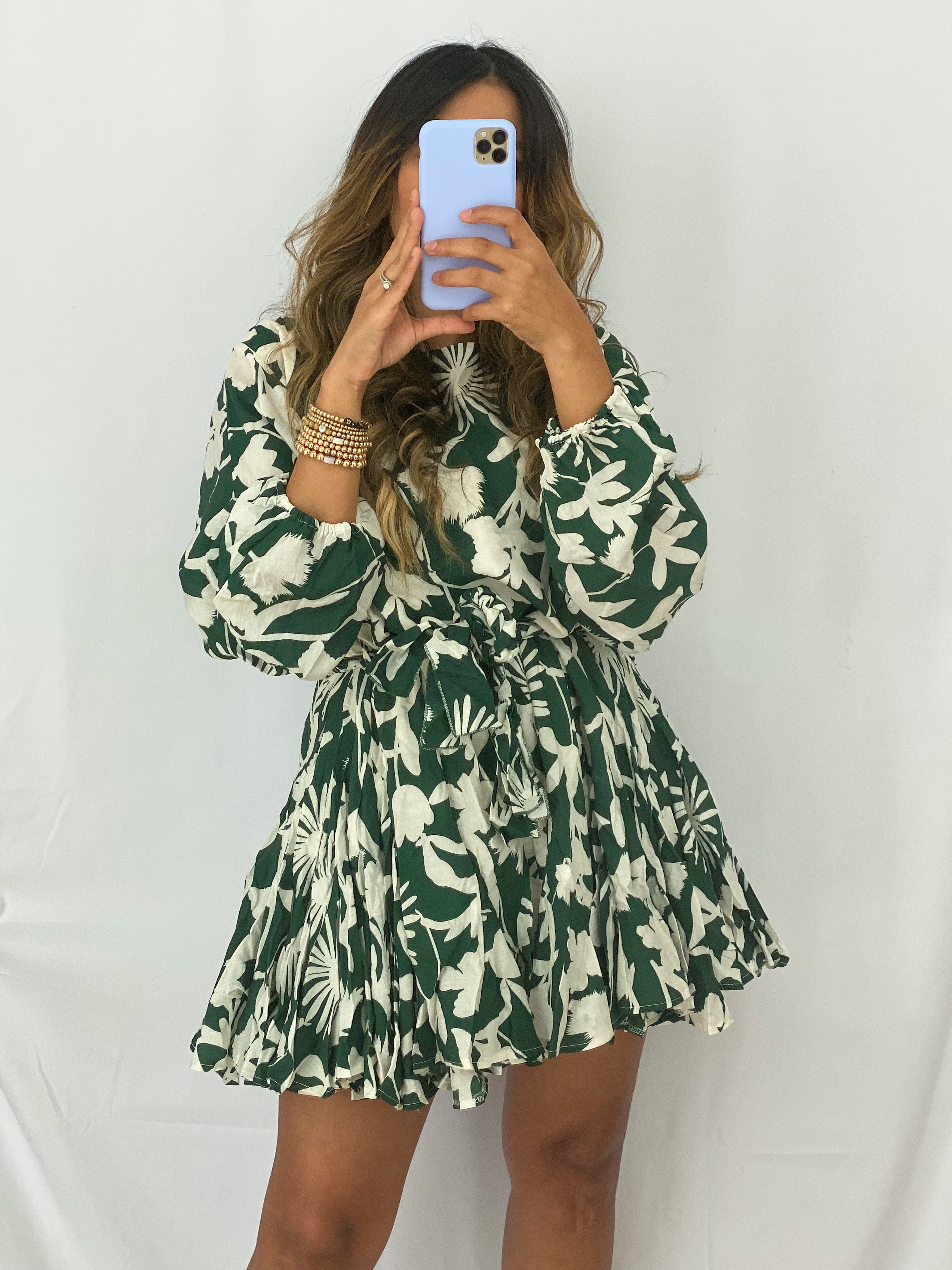 VESTIDO MINI DE MANGA LARGA CON LAZO EN LA CINTURA