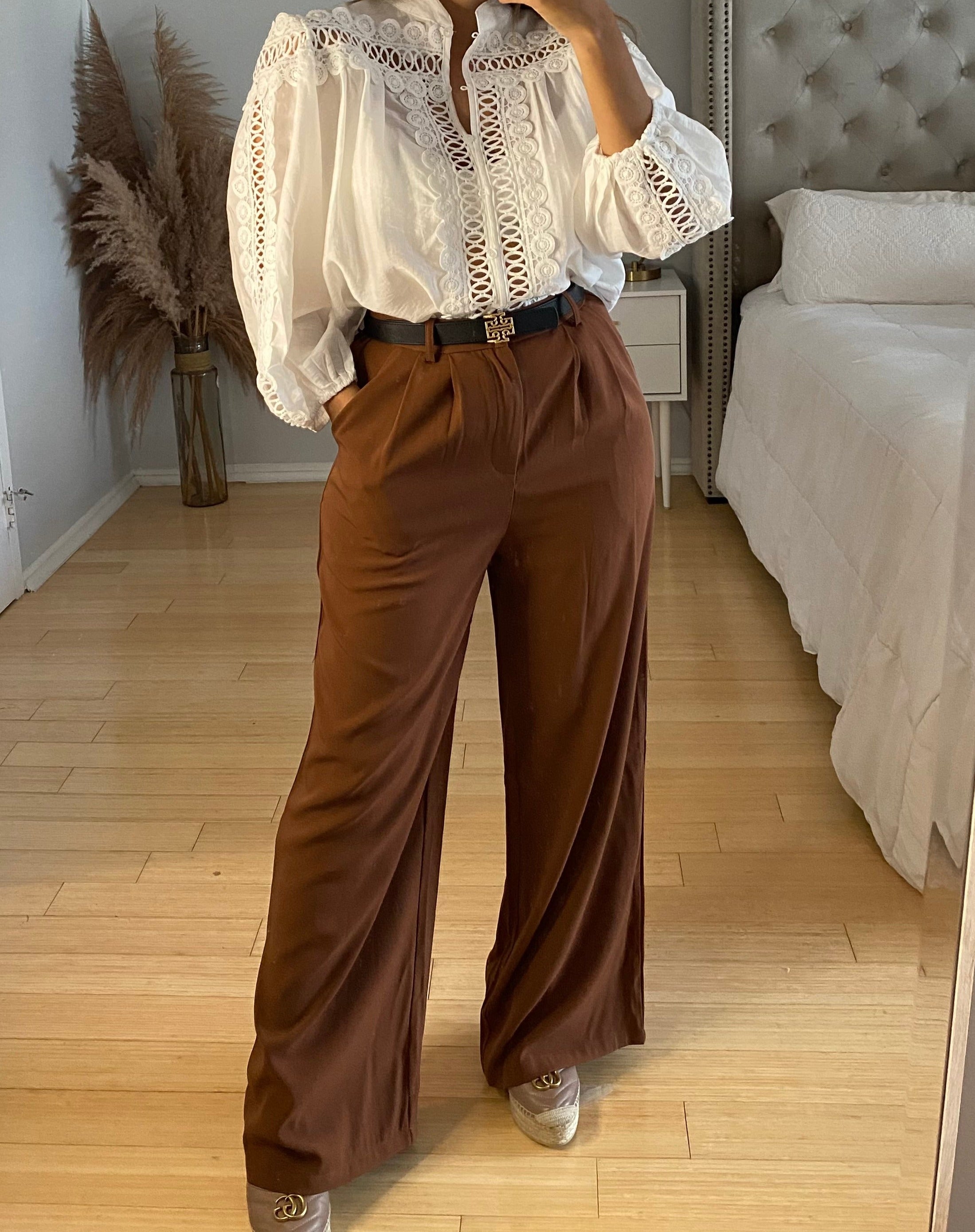 Pantalones anchos con pliegues delanteros de cintura alta