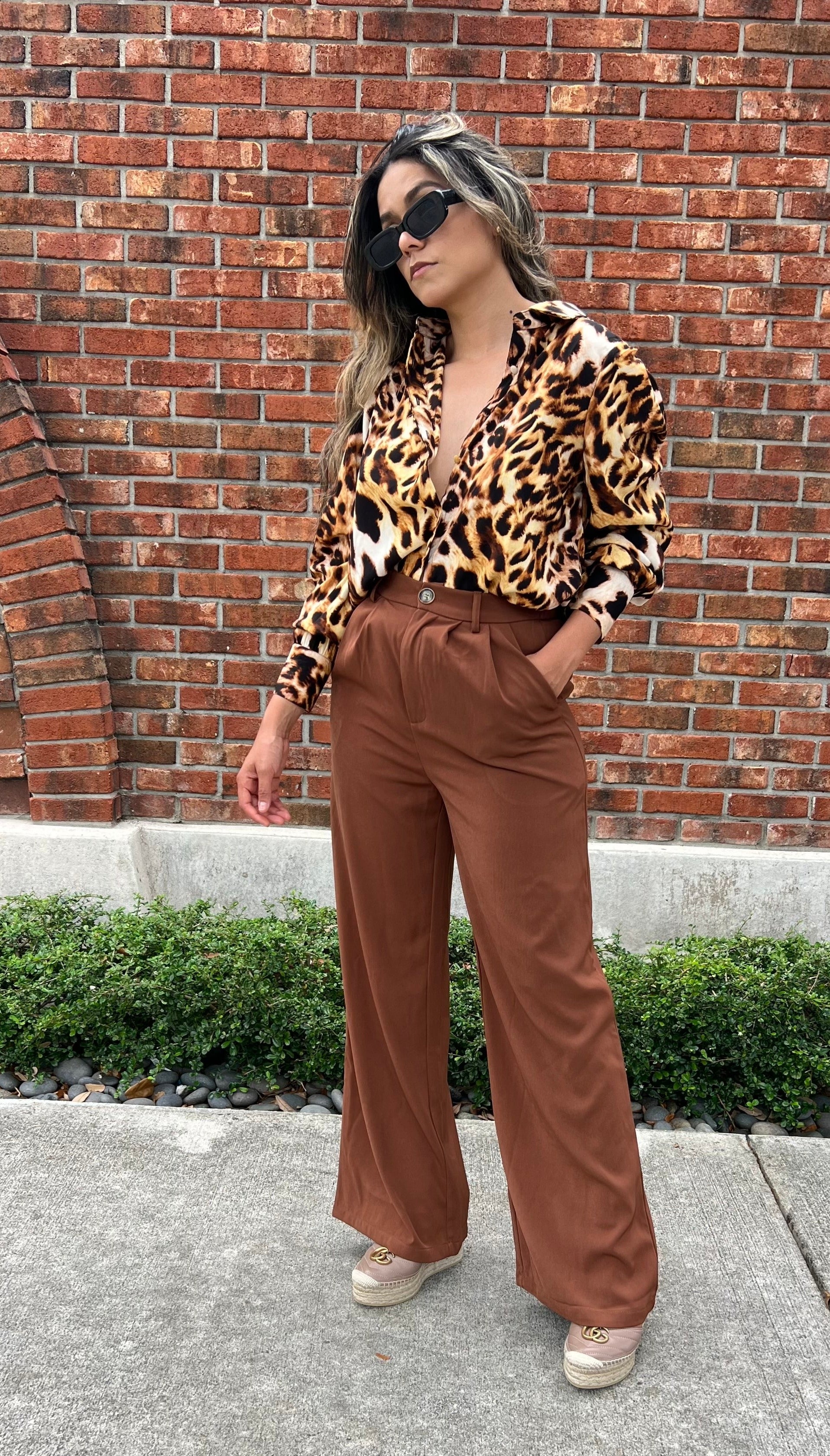 Pantalones anchos con pliegues delanteros de cintura alta
