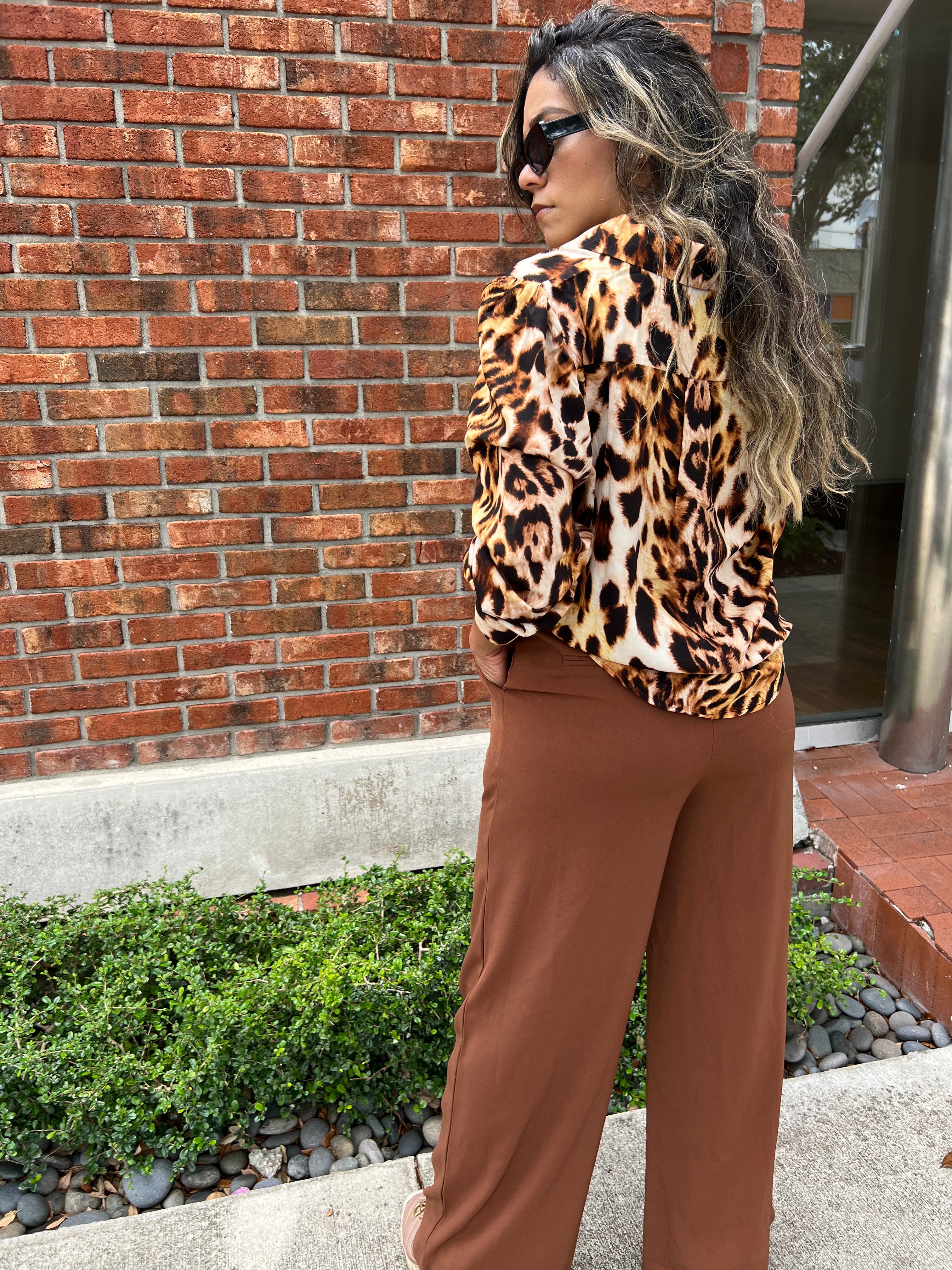 Pantalones anchos con pliegues delanteros de cintura alta